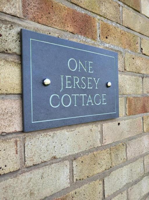 Jersey Cottage Horseheath Eksteriør billede